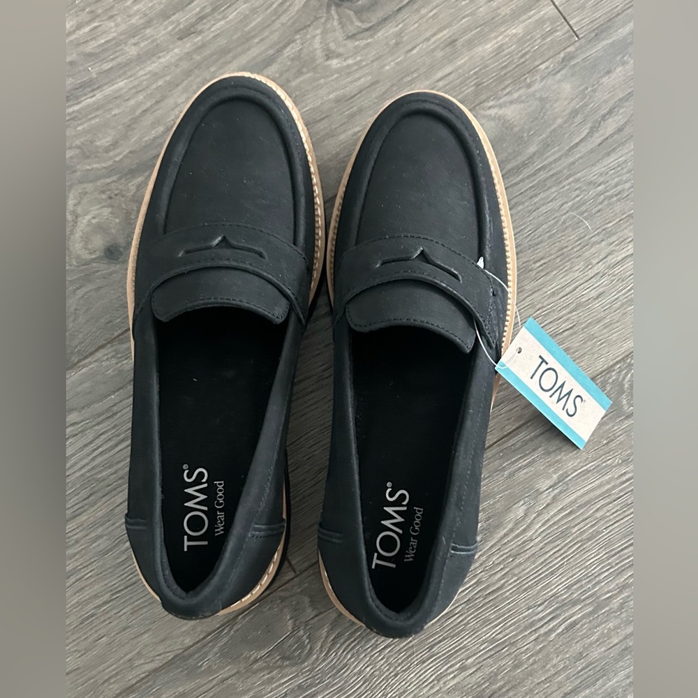 NWT!!  TOMS Black Loafers! Never worn!